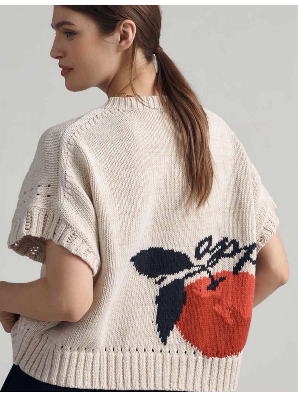 NWT Maeve Short-Sleeve Crew-Neck Apple Motif Graphic Sweater - Picture 4 of 12